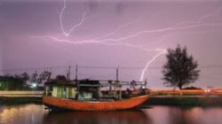 Peringatan Dini: Cuaca Ekstrem Siap Mengancam Jawa Timur 10–12 Mei 2025, Wilayah Mana yang Terancam?